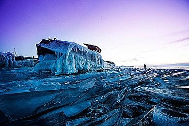 《007：曙光》詹姆斯邦德介绍 27岁英俊小生